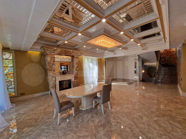 Дом 490 м² на участке 20 сот.