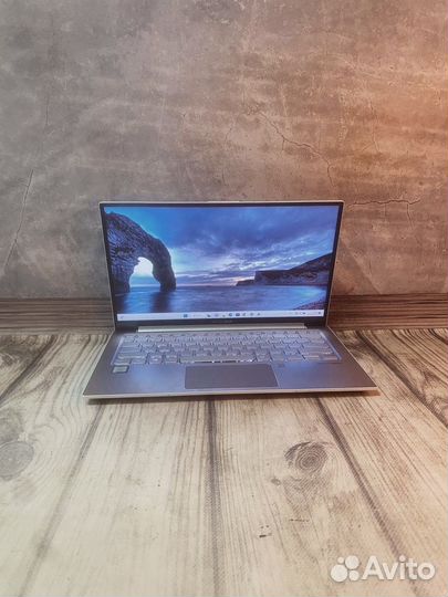 Ультрабук Asus/4gb DDR4/Core i5-8250u