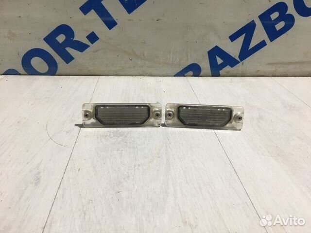 Плафон подсветки номера infiniti FX35 3.5 ат