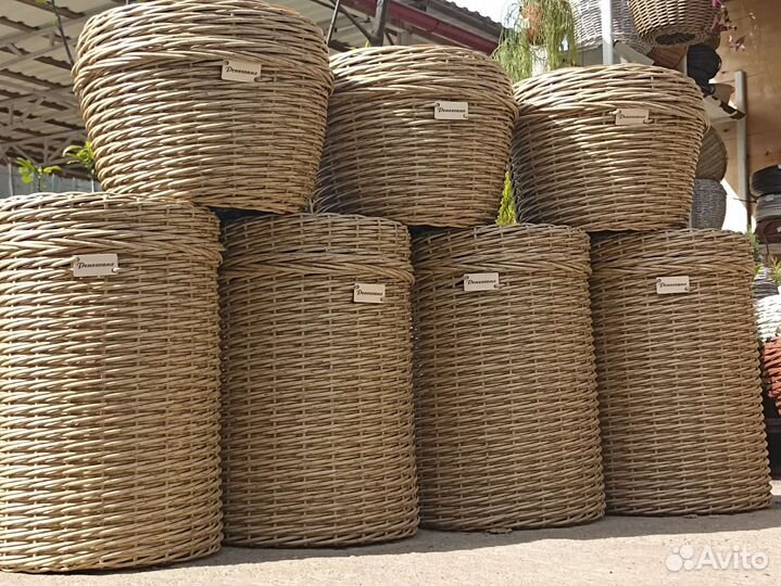 Кашпо из искусственного ротанга