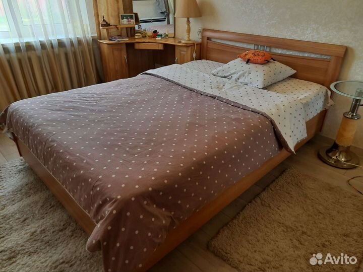 Кровать двухспальная с матрасом бу 140 200