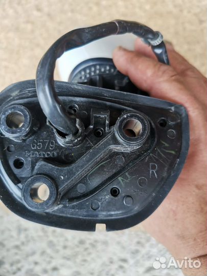 Боковое зеркало