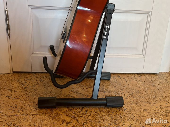 Подставка для гитары