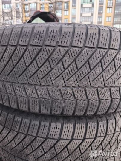 Continental ContiVikingContact 6 235/60 R18 107T