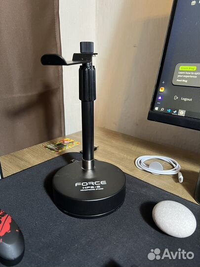 Подставка для наушников