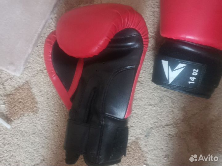 Боксерские перчатки