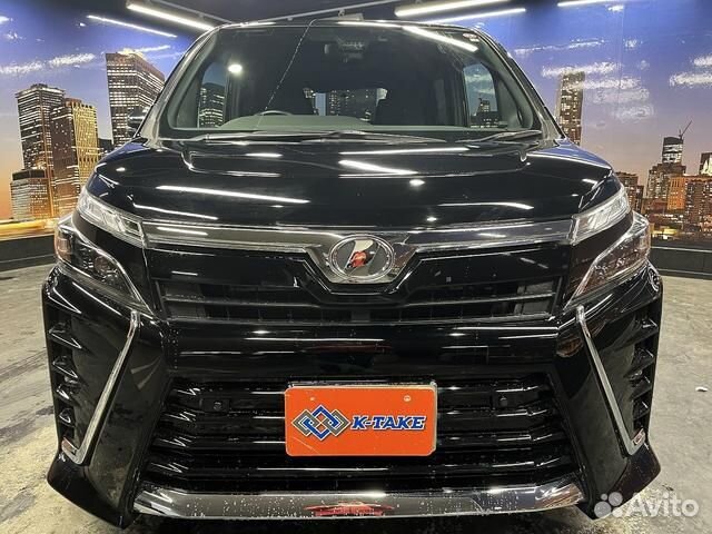 Toyota Voxy 2.0 CVT, 2020, 65 000 км