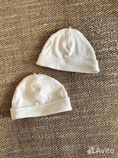 Комплект шапочек новый
