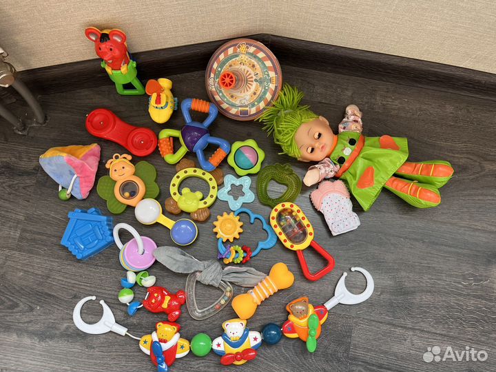 Развивающие игрушки, погремушки пакетом 0+
