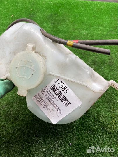 Бачок стеклоомывателя Toyota Rush J200E