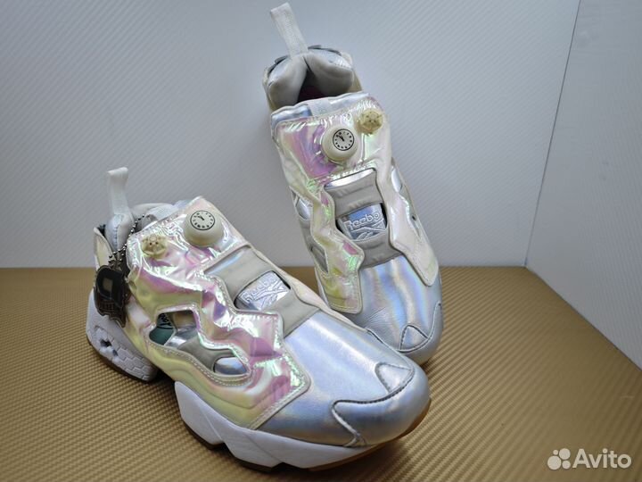 Кроссовки Reebok женские Insta Pump голограмма