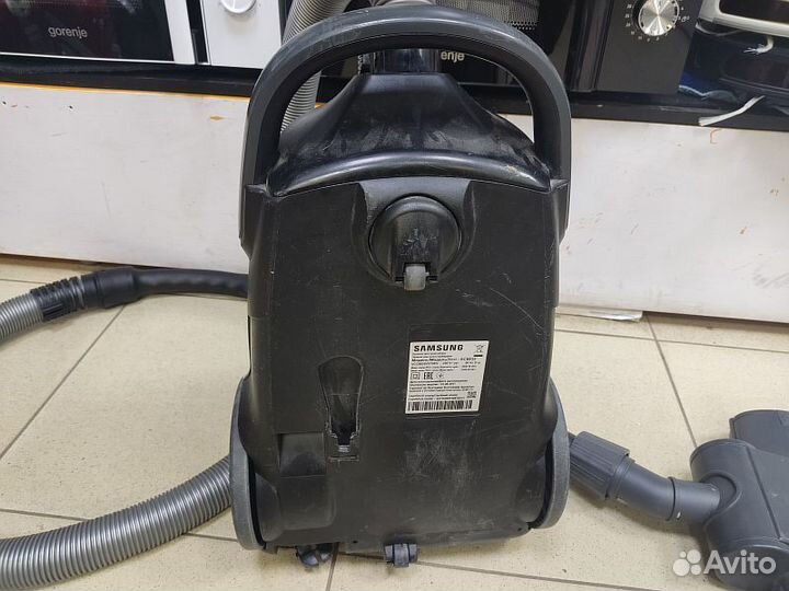 Пылесос с контейнером для пыли Samsung SC8835