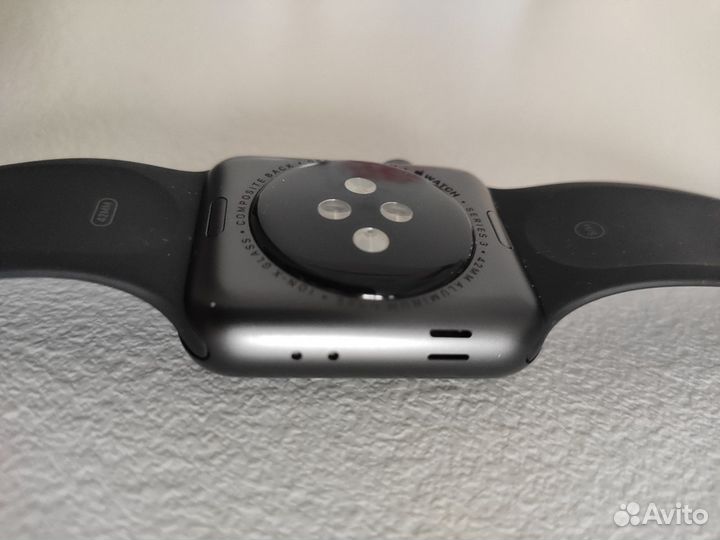 Умные часы Apple Watch - Series 3 (42 мм.)
