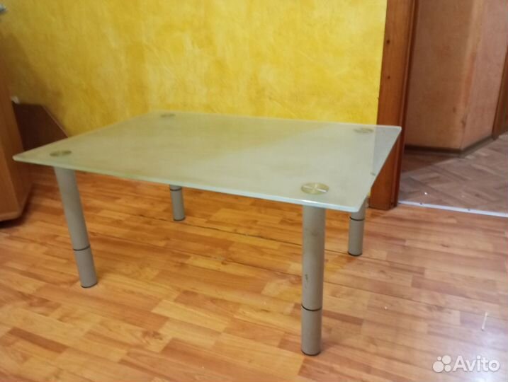 Стол