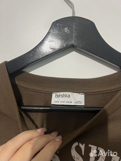 Свитшот женский укороченный Bershka