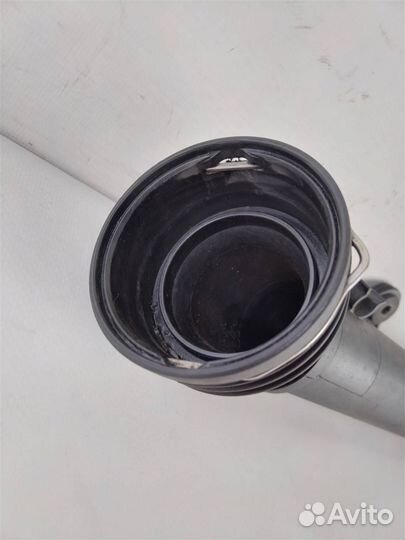 Патрубок интеркулера фольксваген туарег 2002-2010