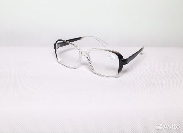 Очки для зрения с диоптриями -1.5 (черные)