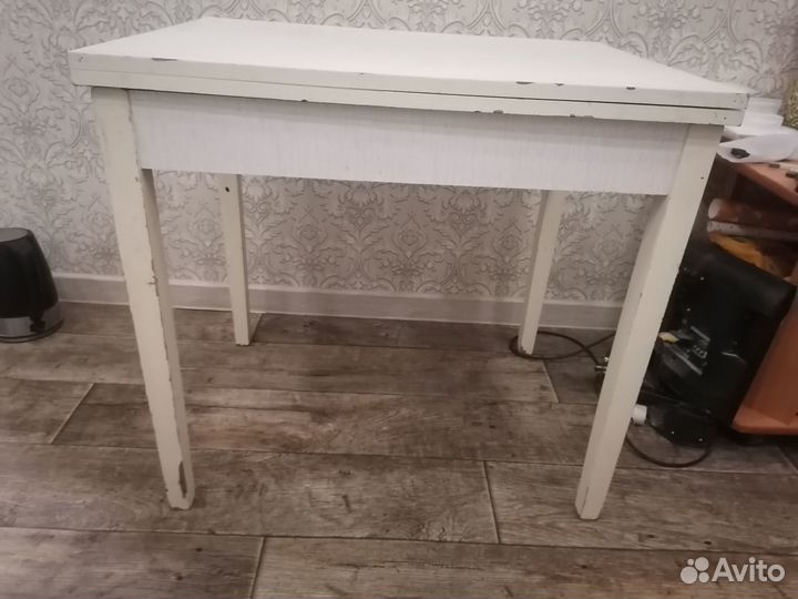 Кухонный стол