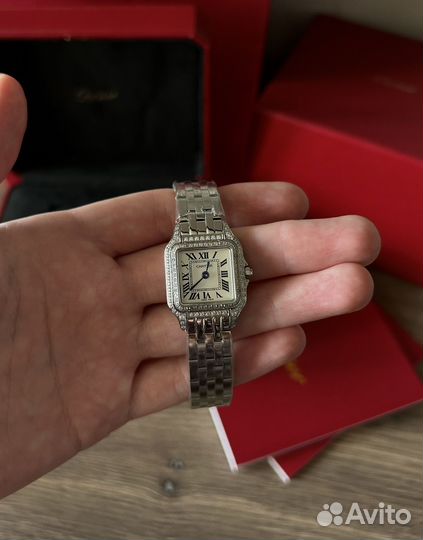 Чacы Сartiеr Panthеrе Smаll с камнями женские