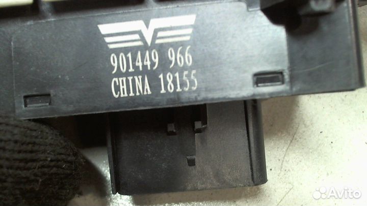 Кнопка стеклоподъемника Chrysler Town-Country, 200