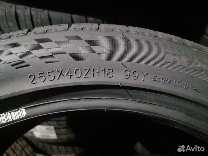 RoadX RXMotion U11 255/40 R18 99Y