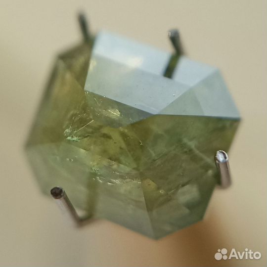 Зеленый Корунд Сапфир 3,30 ct. (Арт. 479)