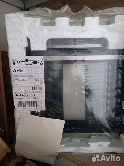 Электрический духовой шкаф AEG BES331111M