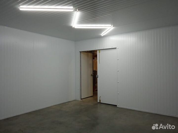 Холодильник с панелями толщиной 80 мм