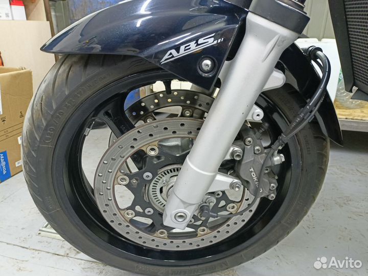 Suzuki GSR400