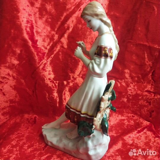 Статуэтка Гадание на ромашке