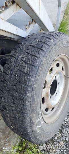 R16 Bridgestone Blizzak Revo GZ 215/65, PCD 5x139.7 DIA 108.5