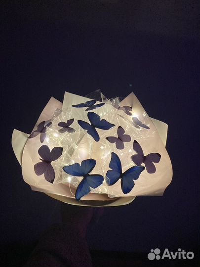 Букет из бабочек светящийся