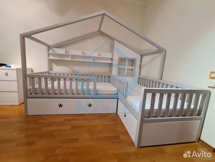 Двухъярусная кровать