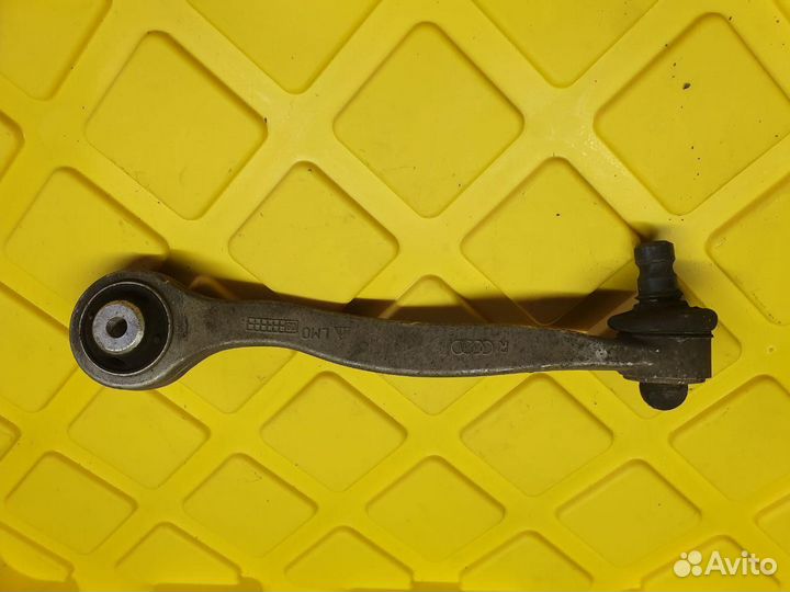 Рычаг передний правый верхний Audi A8 D3/4E рест