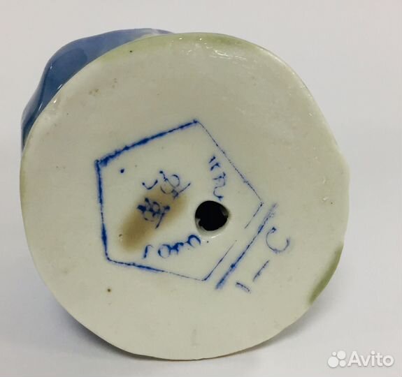 Фигурка. Медведь с балалайкой. Городница. Фарфор