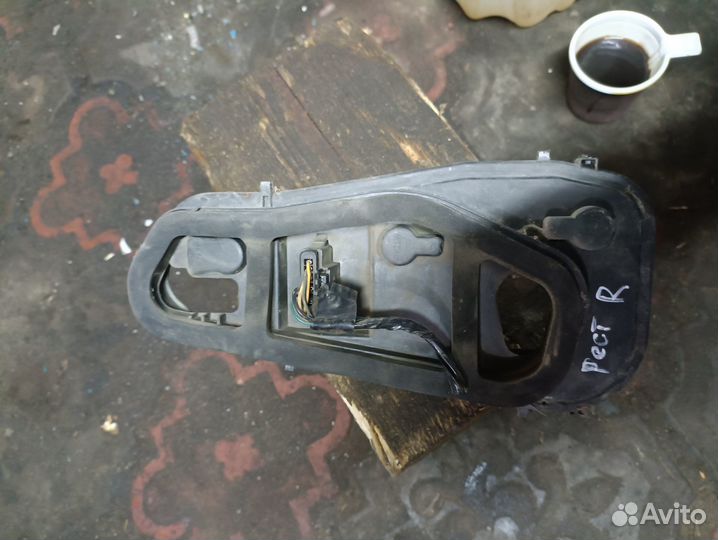 Плата правого фонаря Renault Logan I