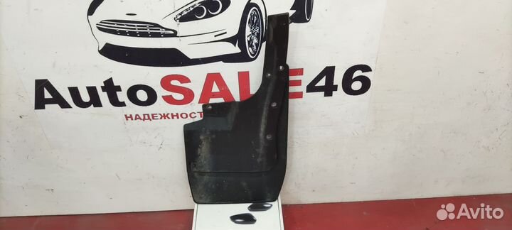 Брызговик задний левый Lexus LX