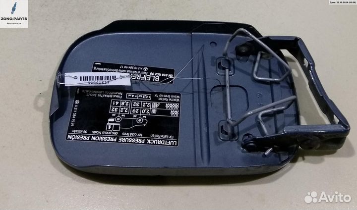 Лючок бака A2117500306 на Mercedes W211 (E)