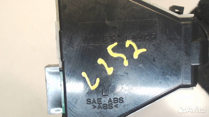 Переключатель поворотов Nissan Rogue, 2011