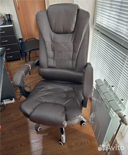 Офисное кресло