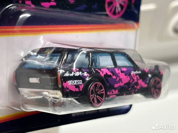 Hot Wheels Datsun 510 Wagon (Чёрно-Розовый)