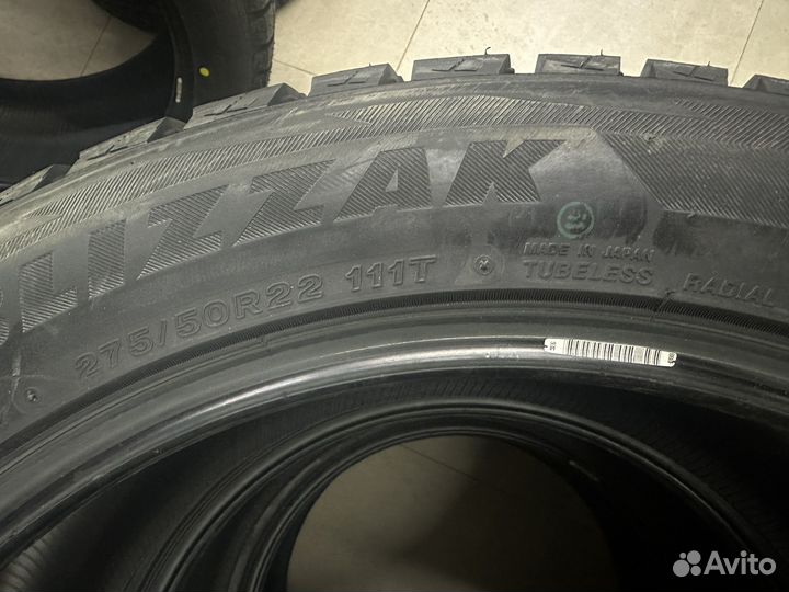 Bridgestone Blizzak DM-V2 275/50 R22 111T