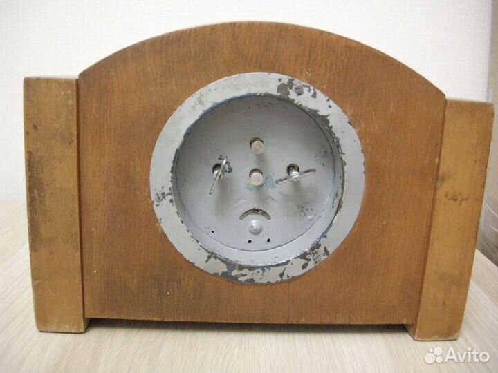 Часы будильник 