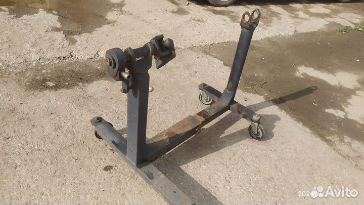 Стенд для ремонта двигателя