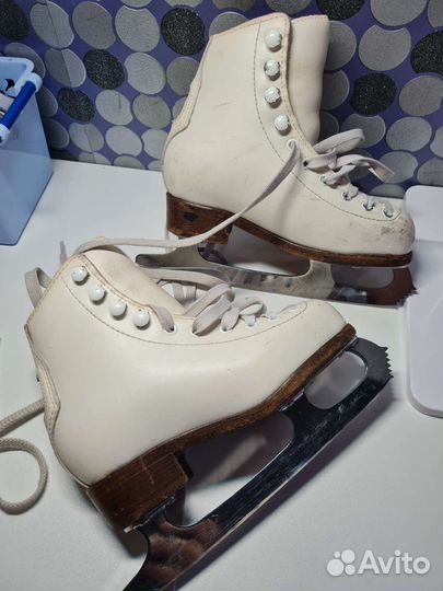 Коньки фигурные Wifa размер 28