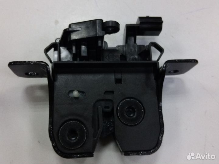 Замок багажника Renault duster