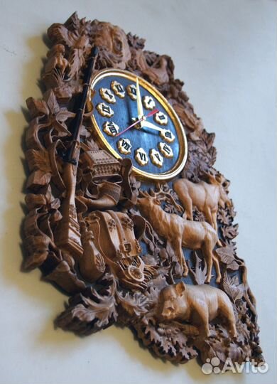 Резные часы