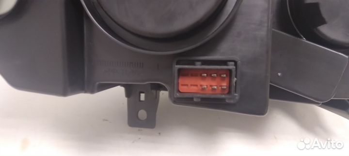 Фара левая LADA Niva Travel