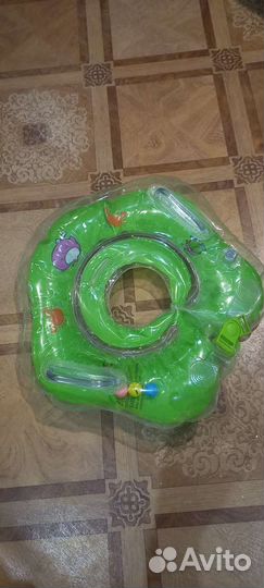 Круг на шею для купания