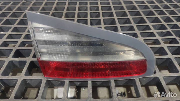 Фонарь задний внутренний левый от Ford S-MAX 2006